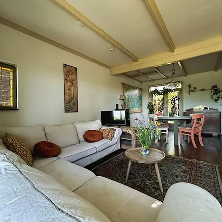 Holiday home Onder De Kastanje!