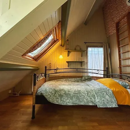Onder De Kastanje! Feriehus